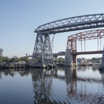 Circuito: el puente y sus dos orillas